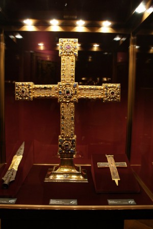 Копье Судьбы в экспозиции музея в Ховбурге (Вена)