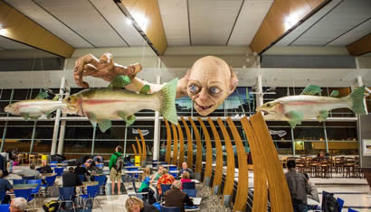 В аэропорту Новой Зеландии появился фантастический персонаж 