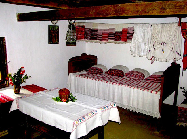 Буковинская вышивальщица превратила в музей свой дом 