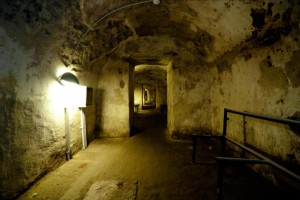 В Таллинне для туристов открыты подземные катакомбы 
