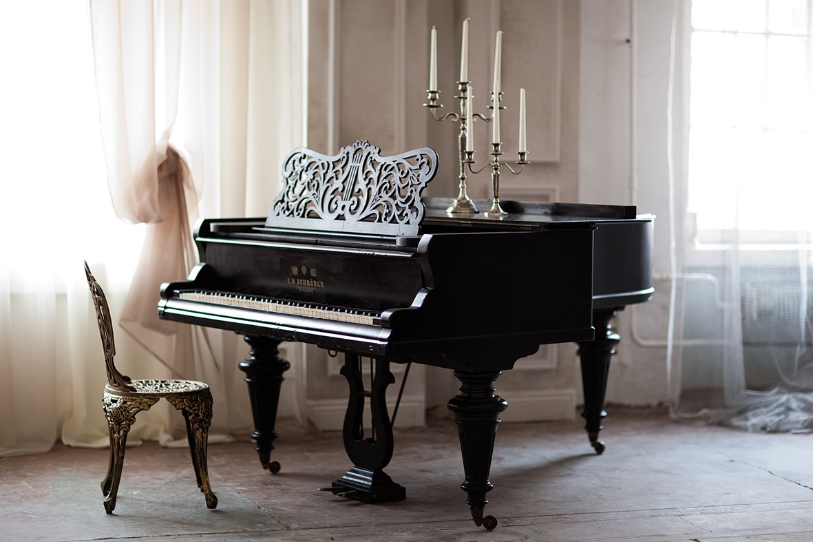 Фотостудия с роялем