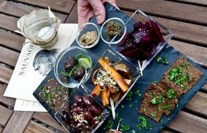 В берлинском ресторане можно попробовать пещерную пищу времен палеолита