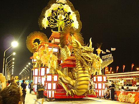 В Аргентине начинается сезон Карнавала