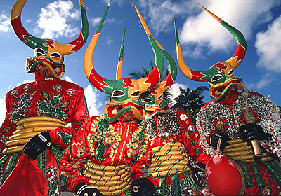 В городе Ла-Вега стартовал знаменитый карнавал