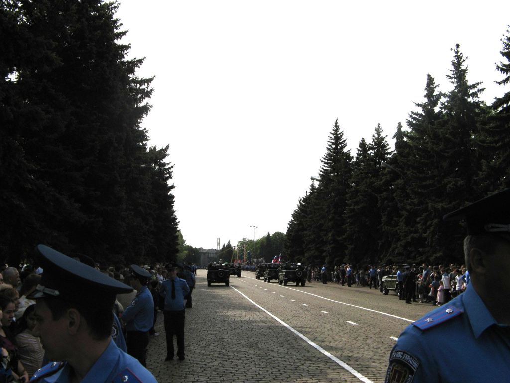 Аллея перед Куликовым полем - 9 мая. Празднование 65-летия Победы в Одессе