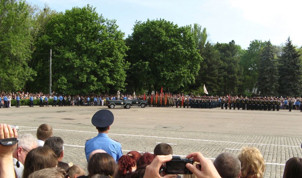 Праздничный парад на Куликовом поле - 9 мая. Празднование 65-летия Победы в Одессе
