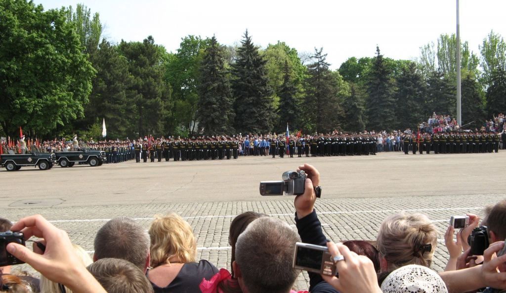Праздничный парад на Куликовом поле - 9 мая. Празднование 65-летия Победы в Одессе