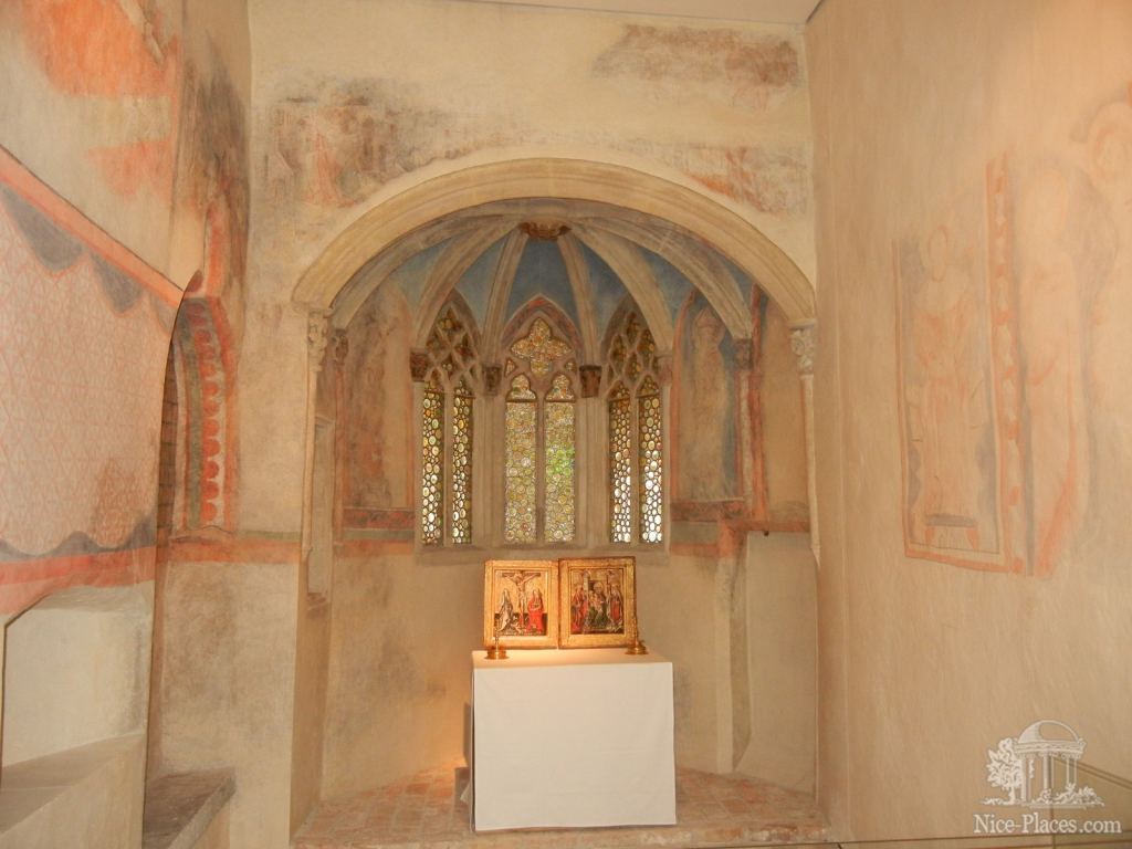 Отдельная комната для часовни - Братислава, экспозиция художественных ремёсел