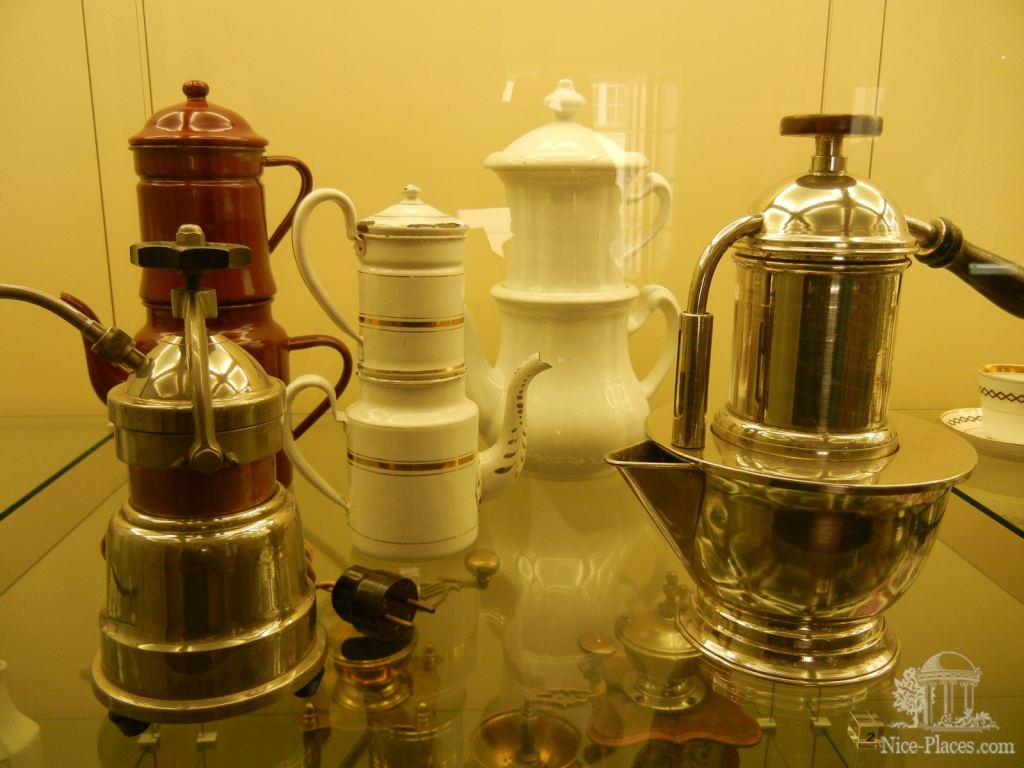 Чайники из прошлого - Братислава, экспозиция художественных ремёсел
