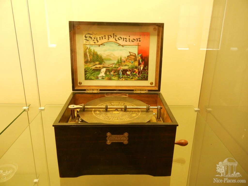 Патефон - Братислава, экспозиция художественных ремёсел