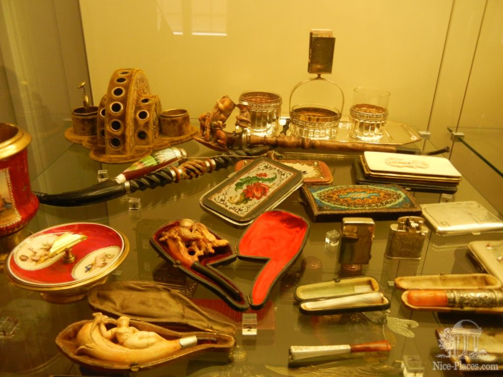 Различные предметы, бывшие в обиходе в начале 20 века в Братиславе - Братислава, экспозиция художественных ремёсел