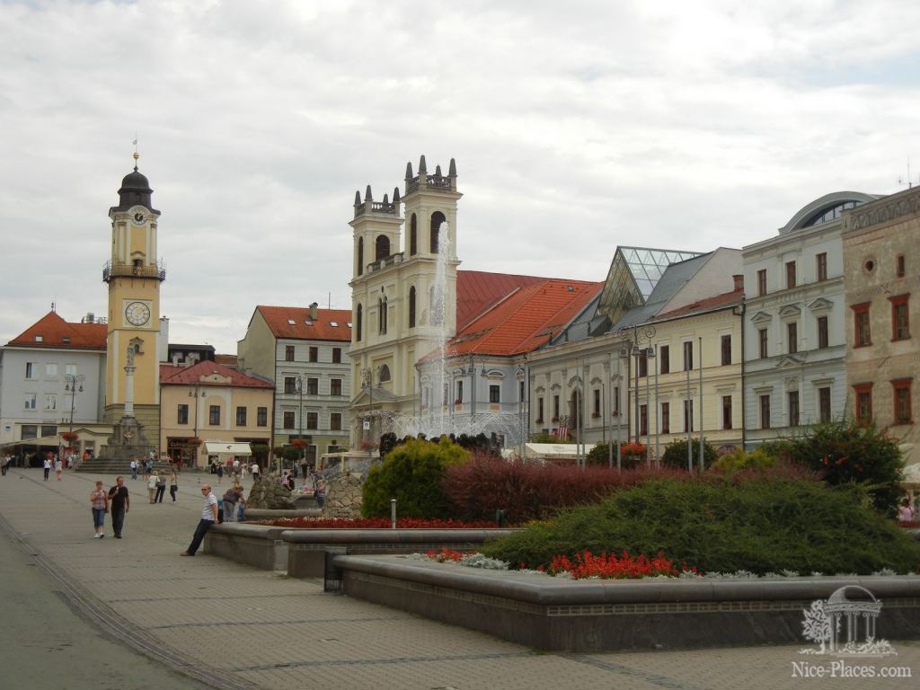 Площадь Словацкого Народного Восстания (namestie SNP) - Баньска-Быстрица (Banská Bystrica), Словакия