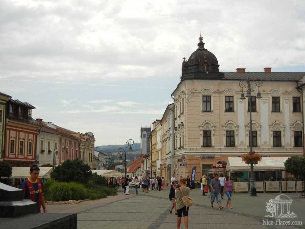 Площадь Словацкого Народного Восстания (namestie SNP) - Баньска-Быстрица (Banská Bystrica), Словакия