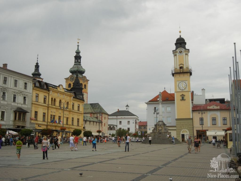 Площадь Словацкого Народного Восстания (namestie SNP) - Баньска-Быстрица (Banská Bystrica), Словакия