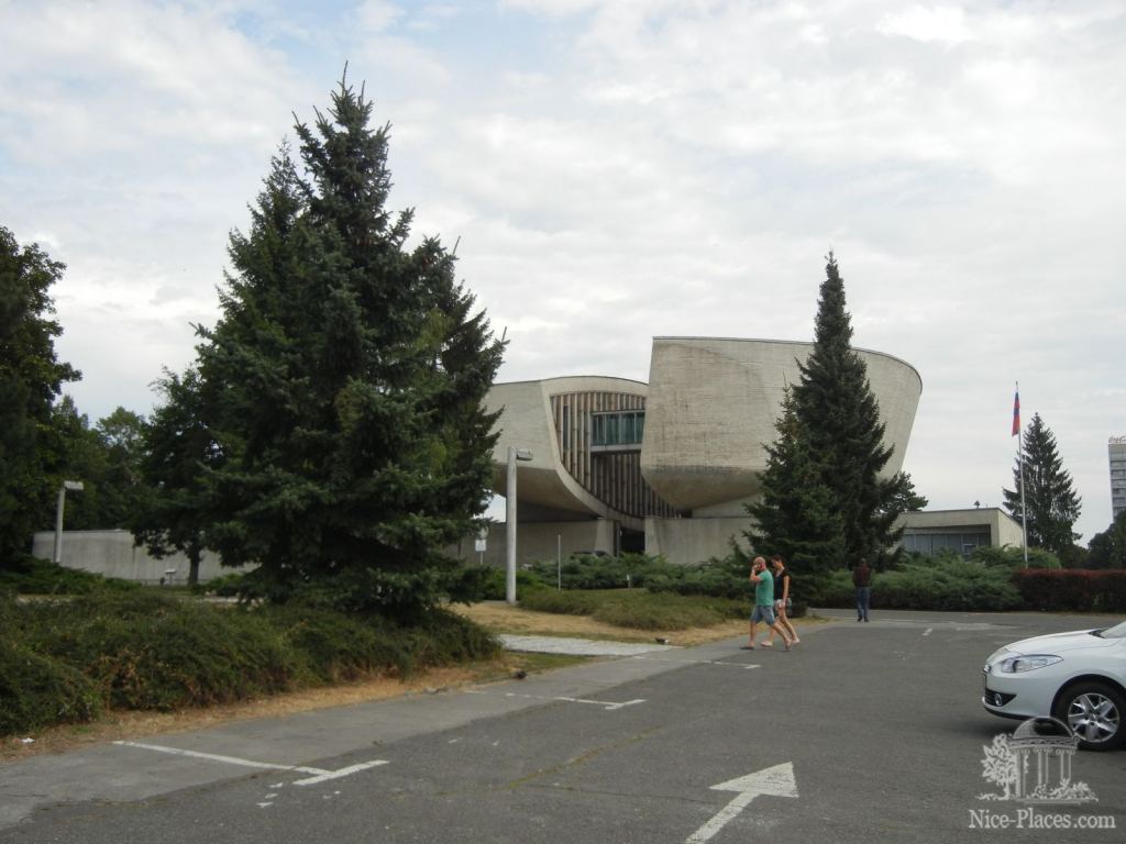 Музей Словацкого Народного Восстания  - Баньска-Быстрица (Banská Bystrica), Словакия