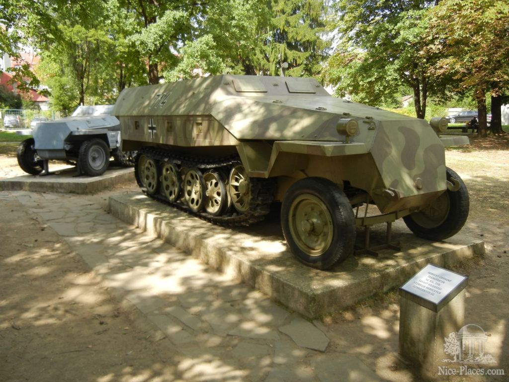 Военная техника при музее Словацкого Народного Восстания - Баньска-Быстрица (Banská Bystrica), Словакия