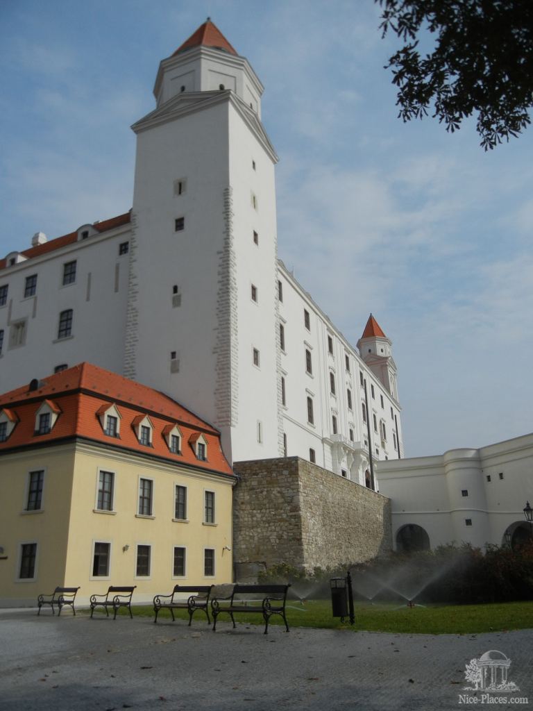 На территории Братиславского замка - Братиславский град (Bratislavský Hrad)