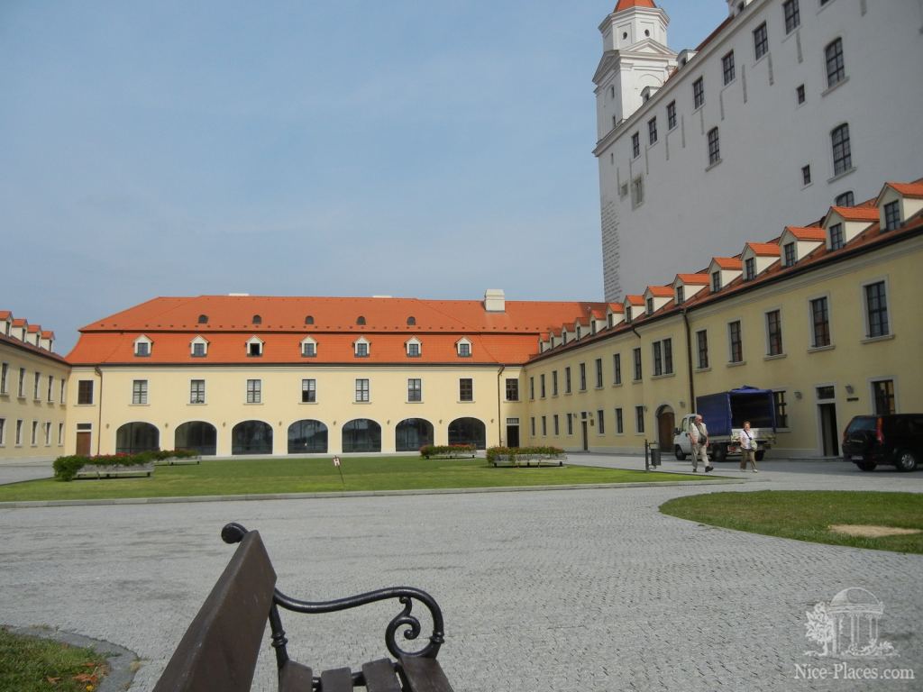 На территории Братиславского замка - Братиславский град (Bratislavský Hrad)