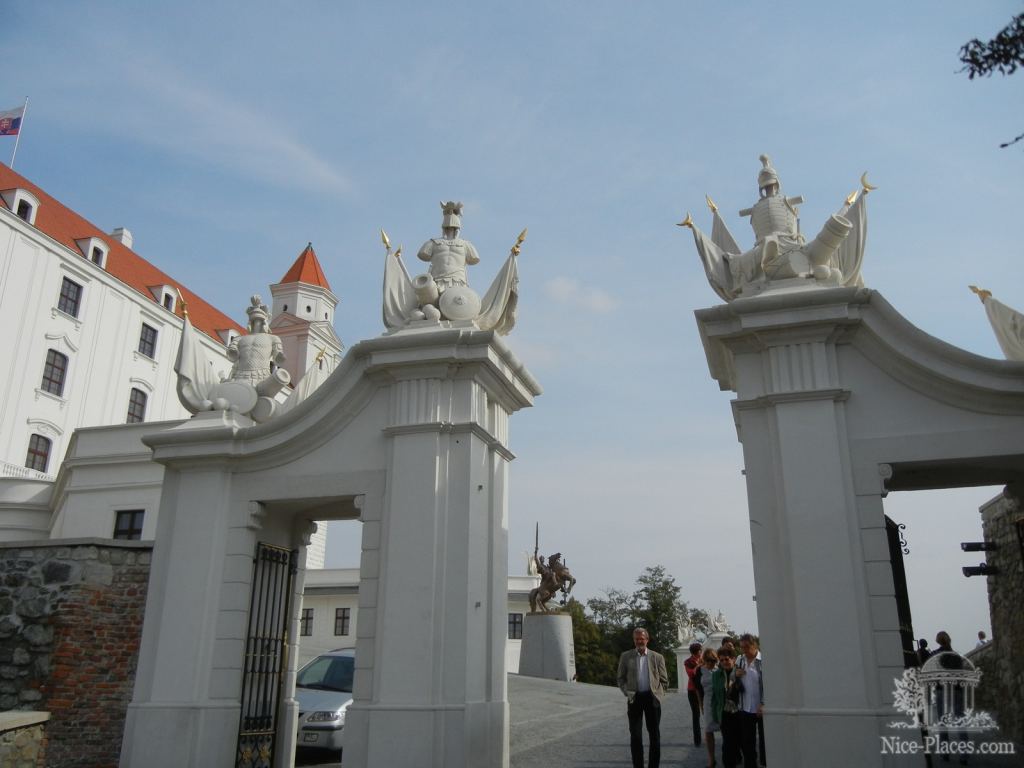 Главные ворота - Братиславский град (Bratislavský Hrad)