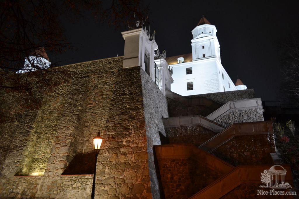 Фото 10 - Ночная и рождественская Братислава