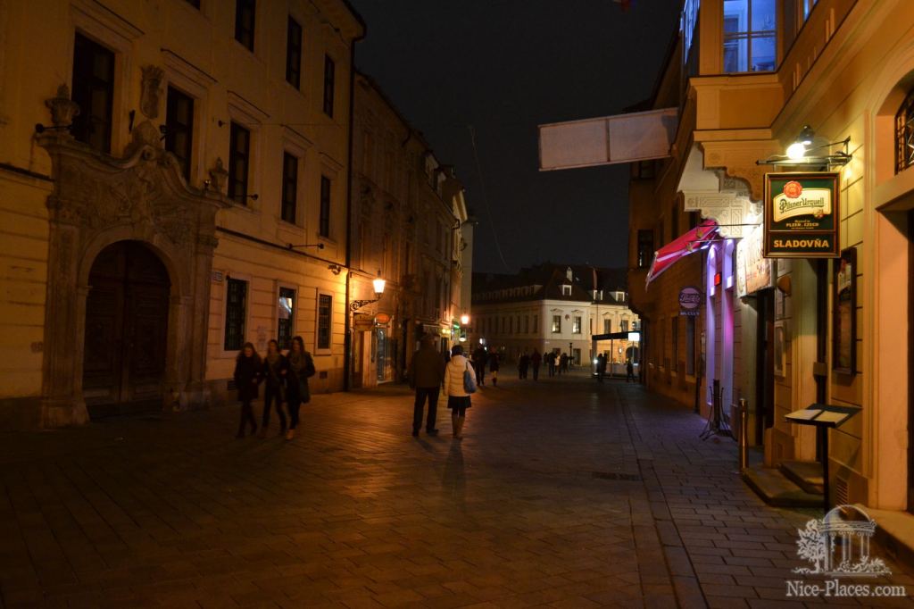 Фото 36 - Ночная и рождественская Братислава