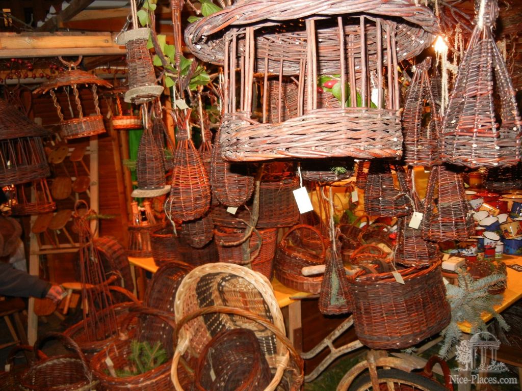 Рождественская ярмарка на площади Вёрёшмарть (Vörösmarty tér) в Будапеште - Рождественская ярмарка в Будапеште