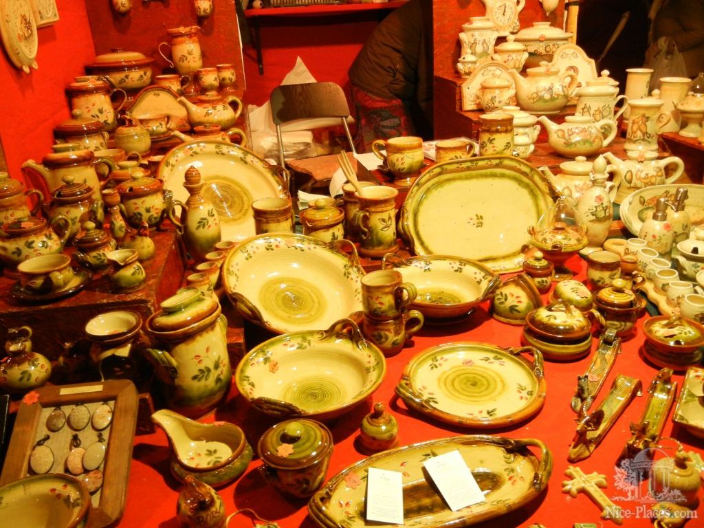 Рождественская ярмарка на площади Вёрёшмарть (Vörösmarty tér) в Будапеште - Рождественская ярмарка в Будапеште