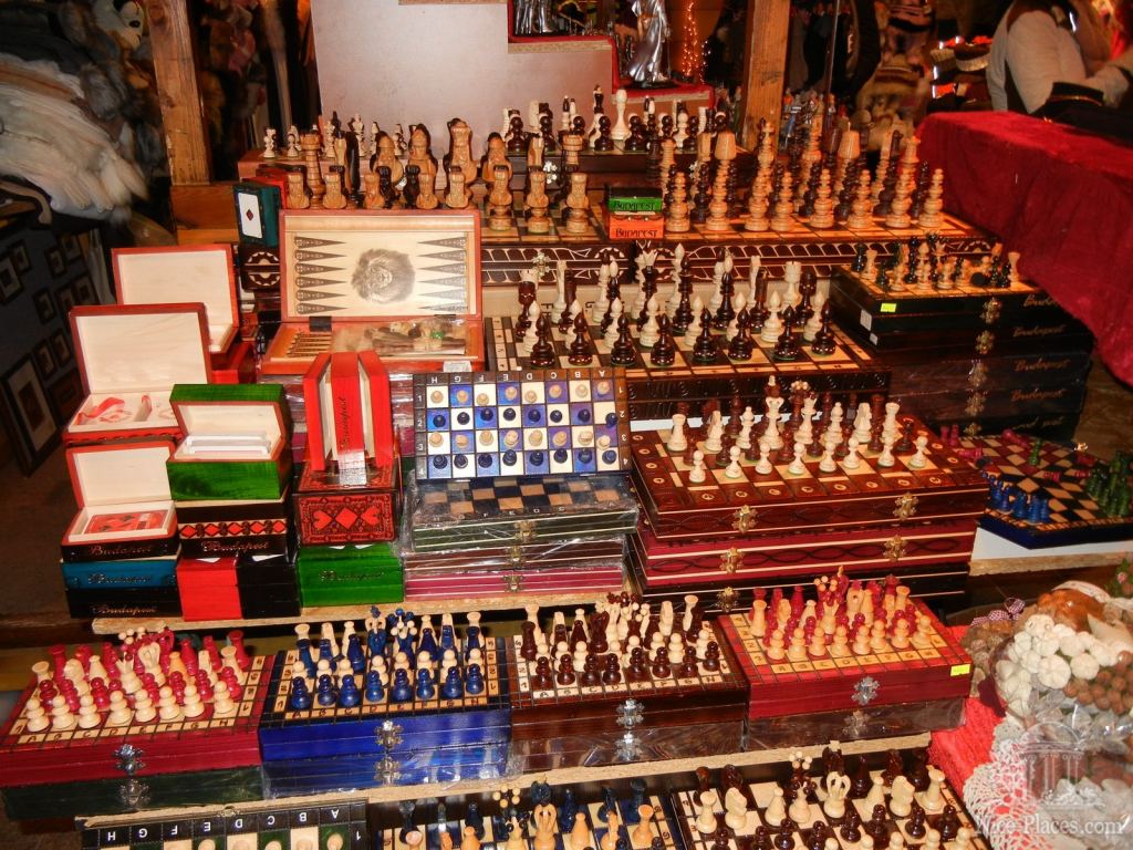 Рождественская ярмарка на площади Вёрёшмарть (Vörösmarty tér) в Будапеште - Рождественская ярмарка в Будапеште