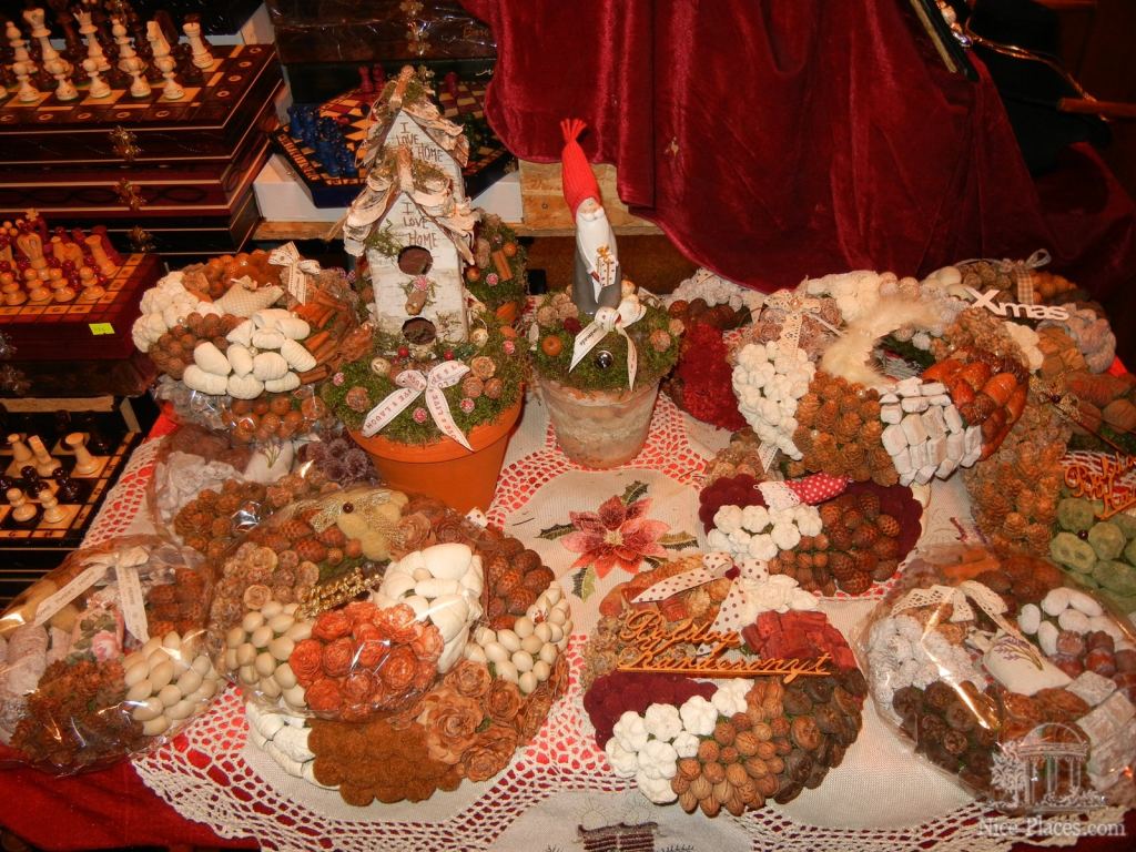 Рождественская ярмарка на площади Вёрёшмарть (Vörösmarty tér) в Будапеште - Рождественская ярмарка в Будапеште