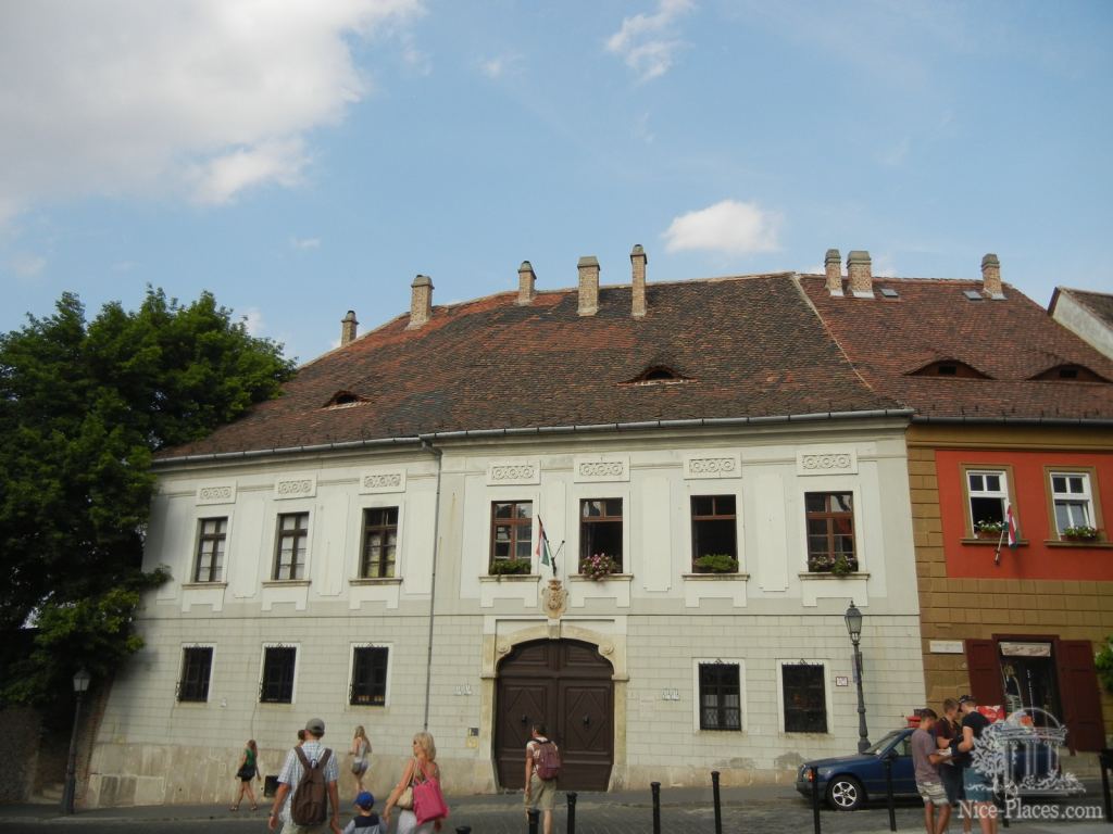 Один из домов в Буде - Будапешт - район Буда (старый город)