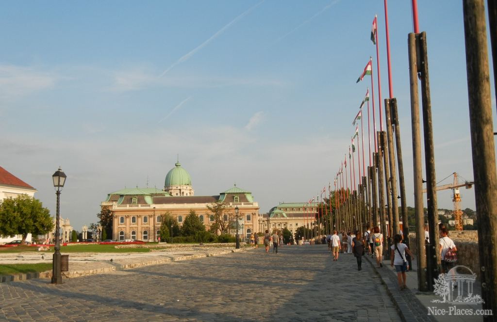 Дорога к королевскому (будайскому) замку - Будапешт - район Буда (старый город)