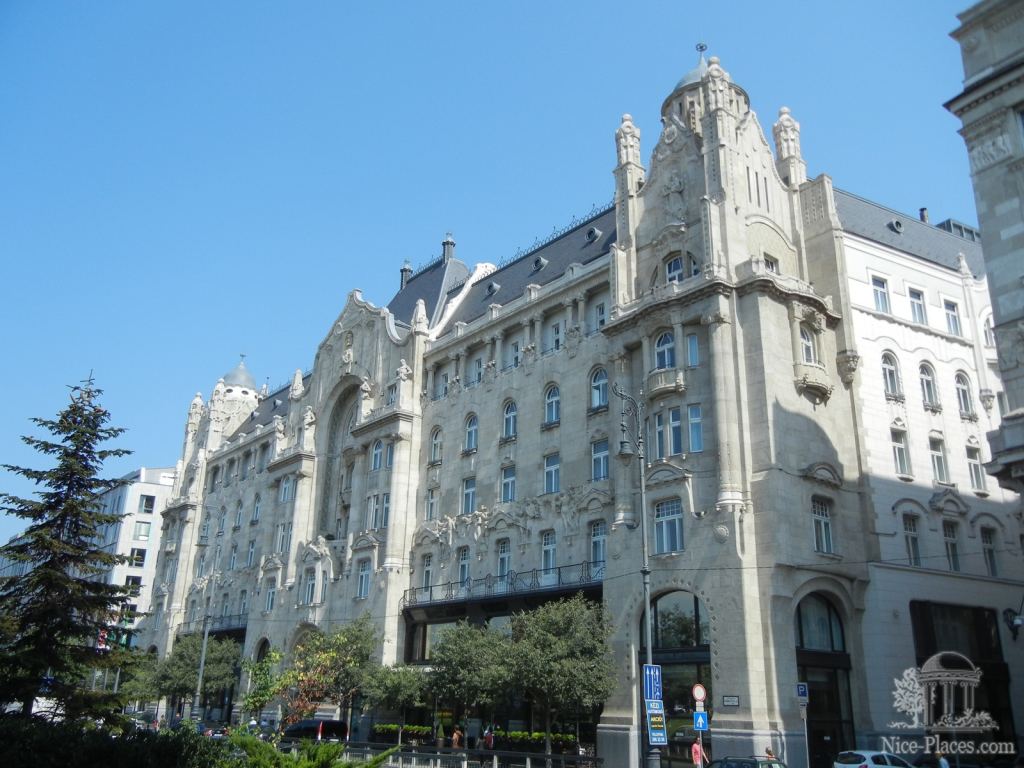 Шикарная гостиница прямо возле моста Сечени - Будапешт - район Пешт