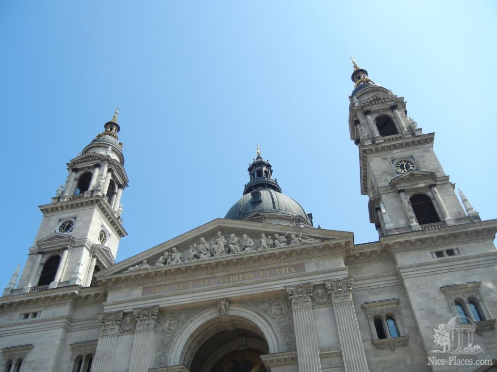 Купола и башенки базилики Св. Иштвана - Будапешт - район Пешт