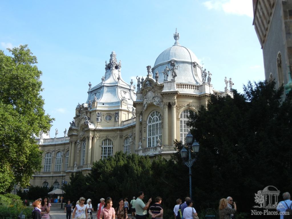 Фото 9 - Будапешт: площадь Героев, Вайдахуняд