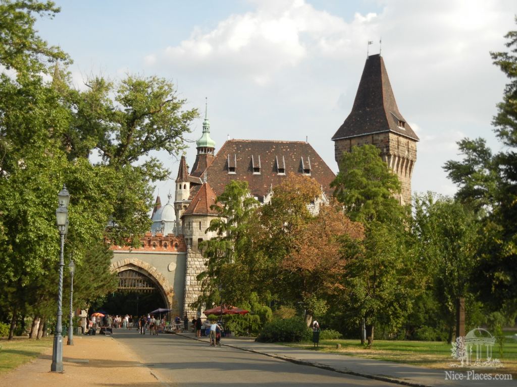 Фото 15 - Будапешт: площадь Героев, Вайдахуняд