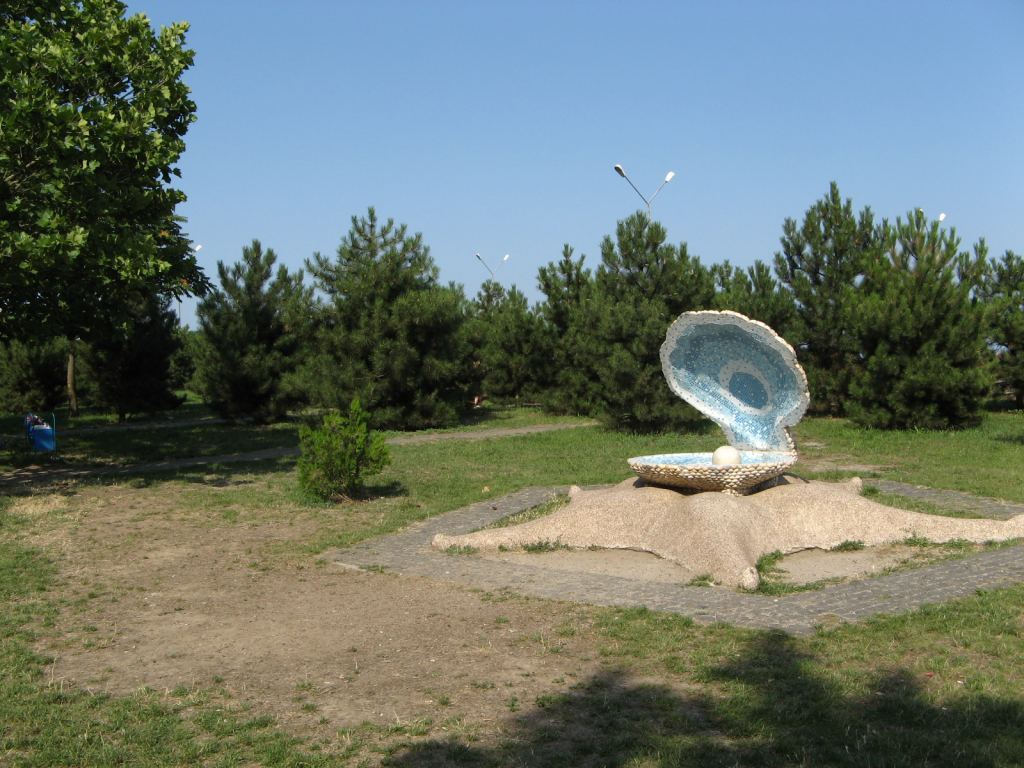 Скульптура Жемчужина в ракушке - Ильичевск и музей фарфора