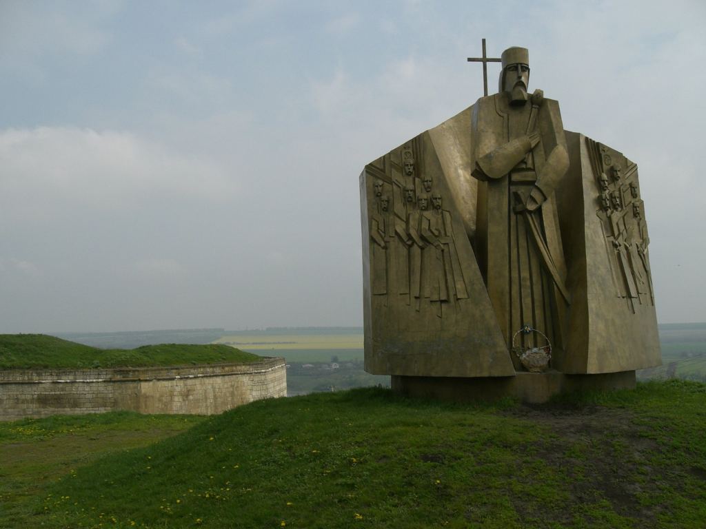 Хотин. Монумент в честь гетьмана Сагайдачного - Хотинская крепость (фотографии EVG'а)