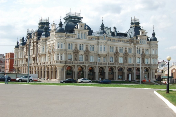 Жилой дом недалеко от Кремля. В народе названный «Казанским Версалем» - Казань. Фотографии достопримечательностей