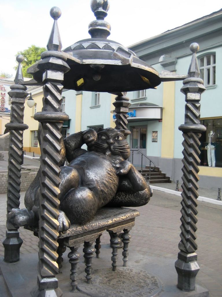 Памятник Казанскому коту на Баумана - Казань. Фотографии достопримечательностей