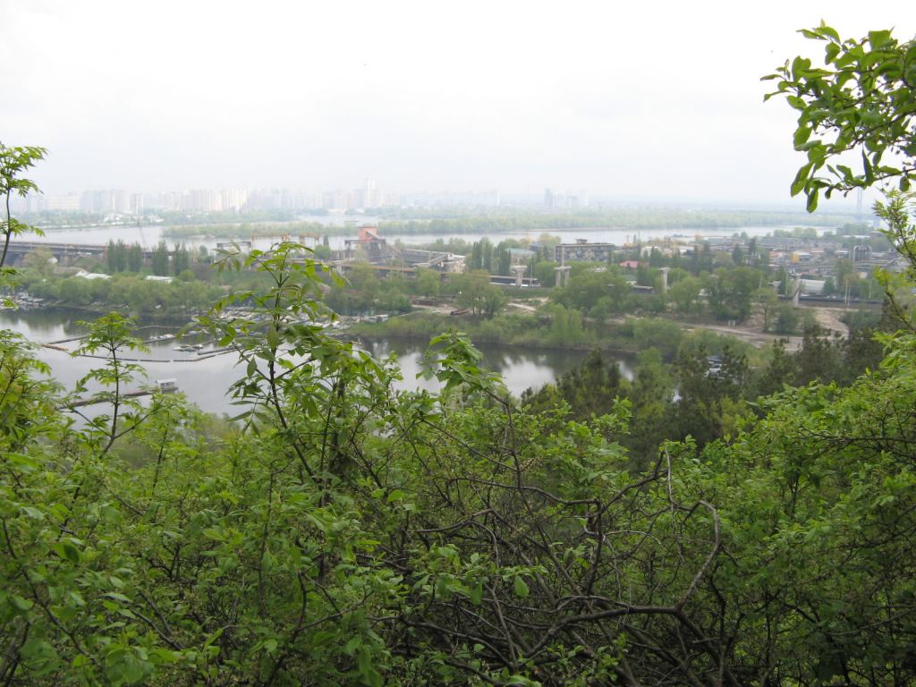 В Национальном Киевском ботаническом саду - Киев - Ботанический сад им. Гришка весной