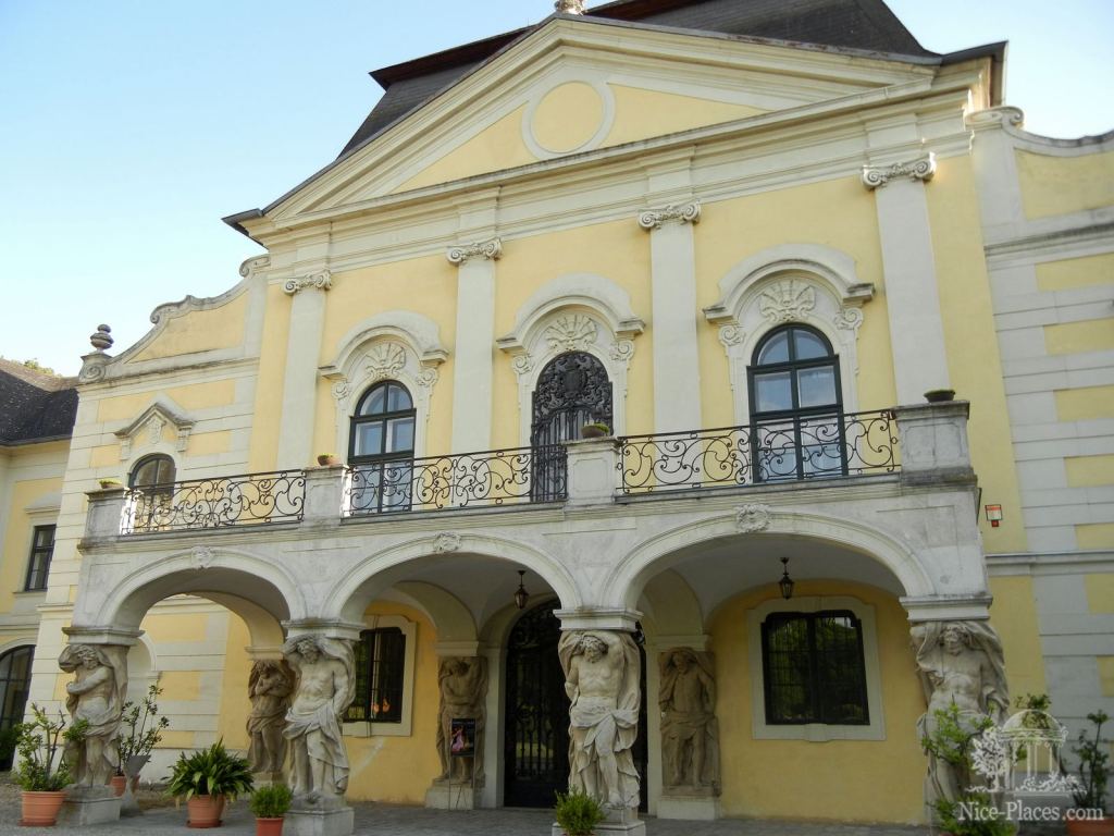 Замок принадлежал роду Баттьяни - Киттзее, или как выглядит Австрийская деревня