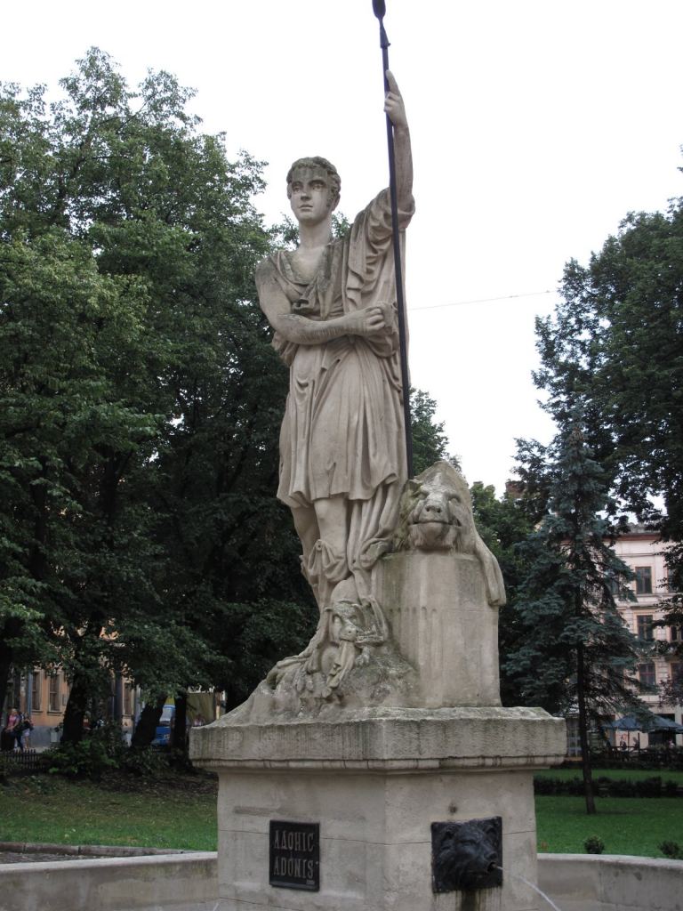 Фонтан Адонис - один из четырех фонтанов на площади Рынок во Львове - Улицами Львова