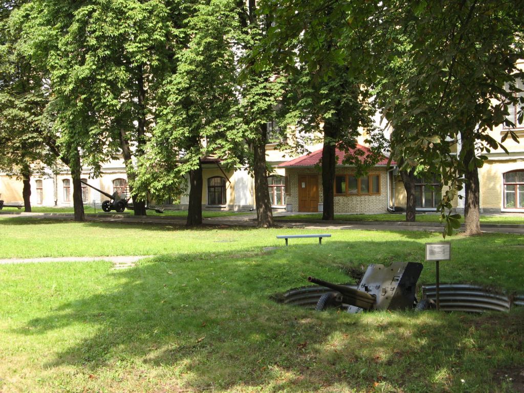 Фото 20 - Музей военной техники (Киев)