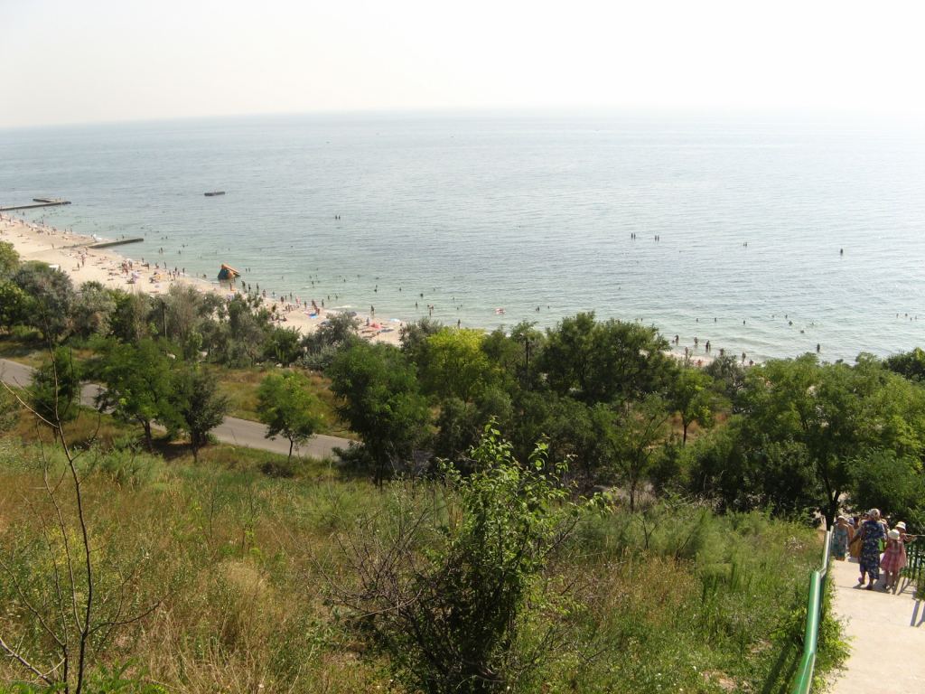 Вид с прогулочной дорожки санатория Горького - Парки в санаториях Одессы