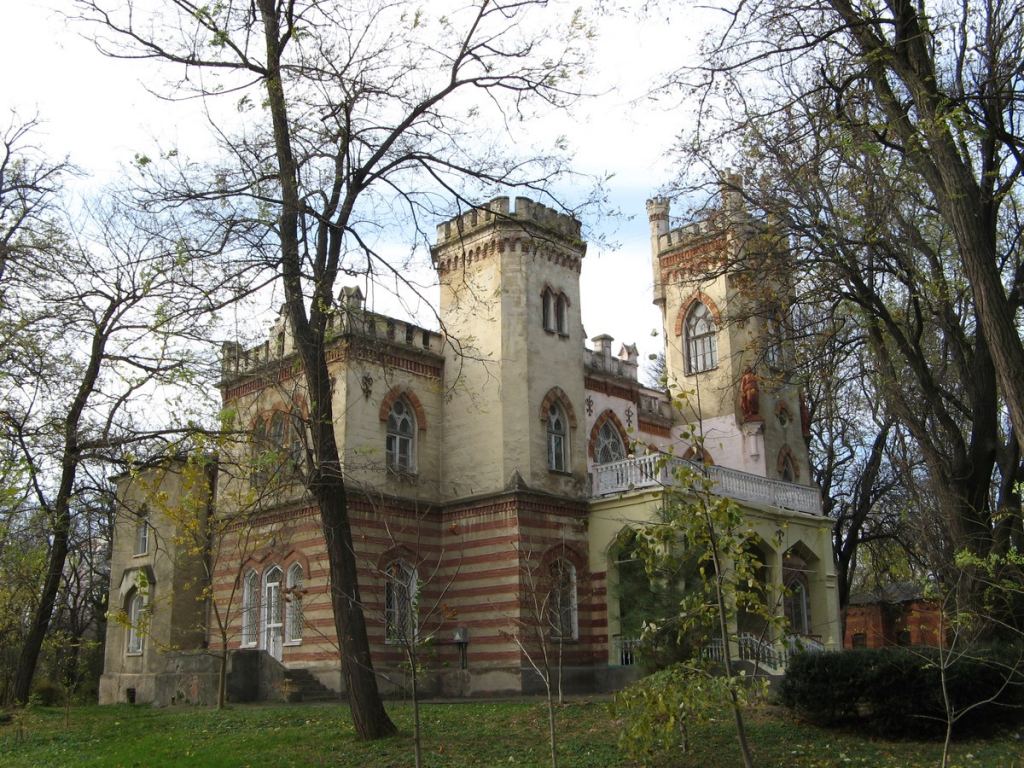 Еще один корпус санатория "Аркадия". Напоминает замок. Жаль, что заброшен - Парки в санаториях Одессы