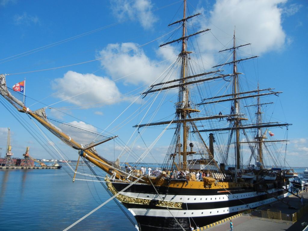 Фото 2 - Парусник Amerigo Vespucci в Одессе
