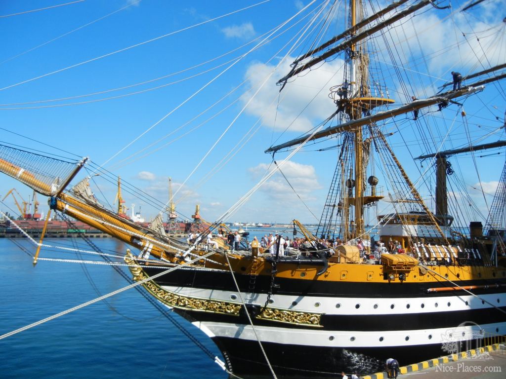 Фото 7 - Парусник Amerigo Vespucci в Одессе