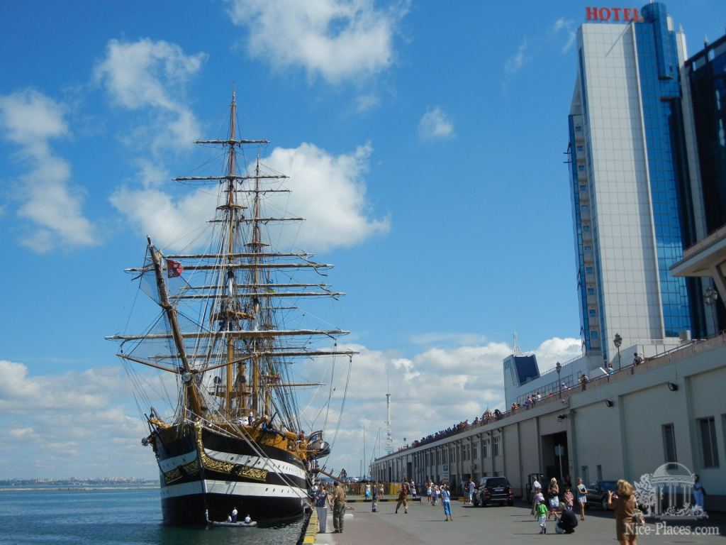 Фото 46 - Парусник Amerigo Vespucci в Одессе