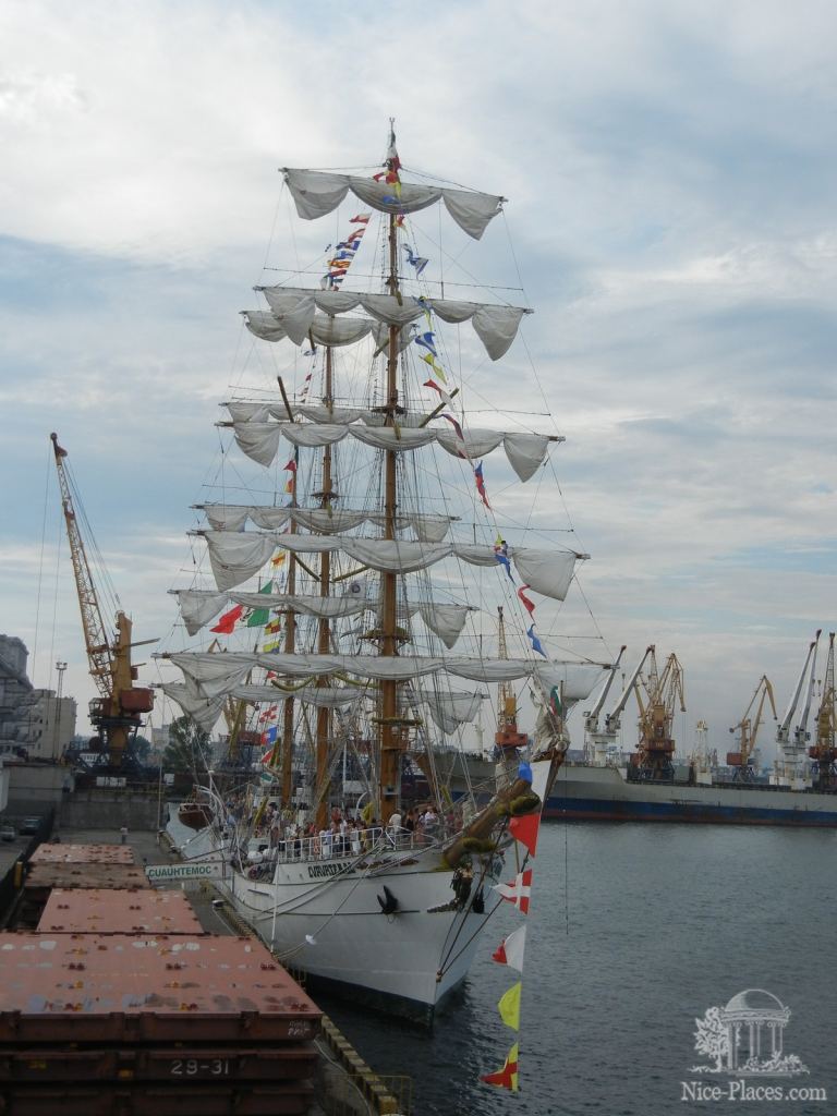 Фото 3 - Впервые в Одессе Мексиканский парусник "Cuauhtemoc"