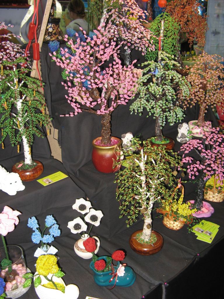 Деревья из бисера - Выставка-ярмарка "Золотые ручки 2010"